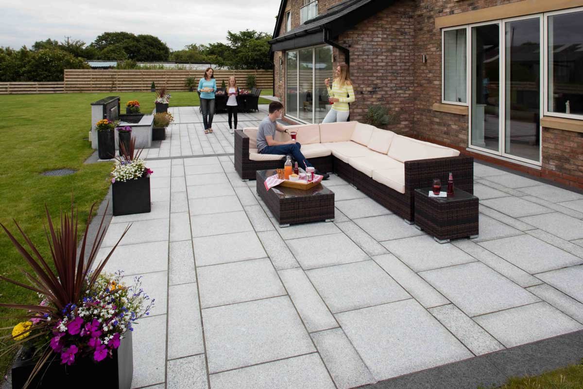  Choosing Granite Pavers for Your Outdoor