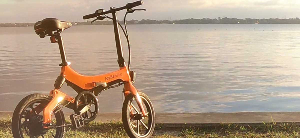 Electric Bike vs Moped: Which Is Right for You?