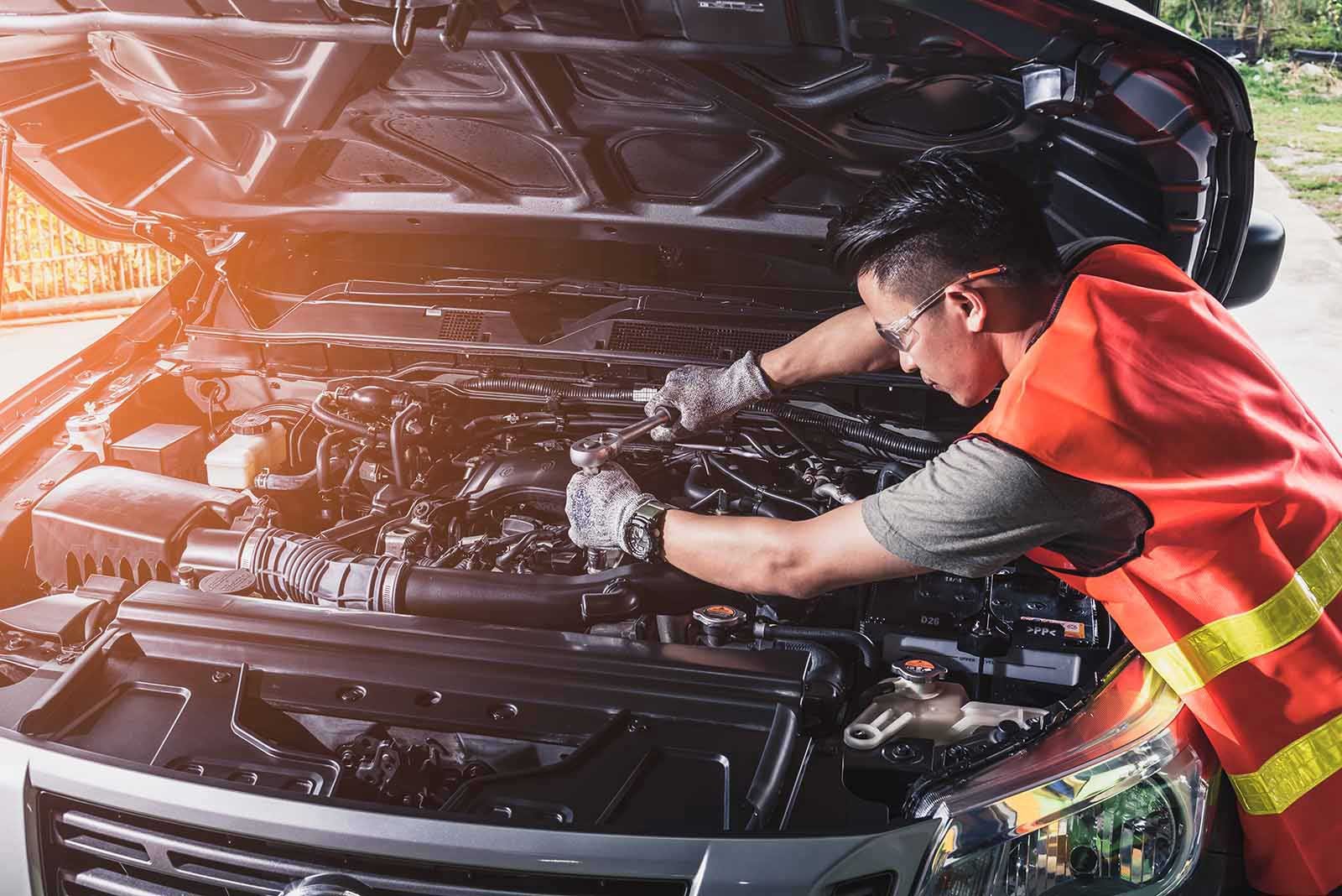 Mobile Car Mechanics vs. Repair Shops: Which Should You Choose?