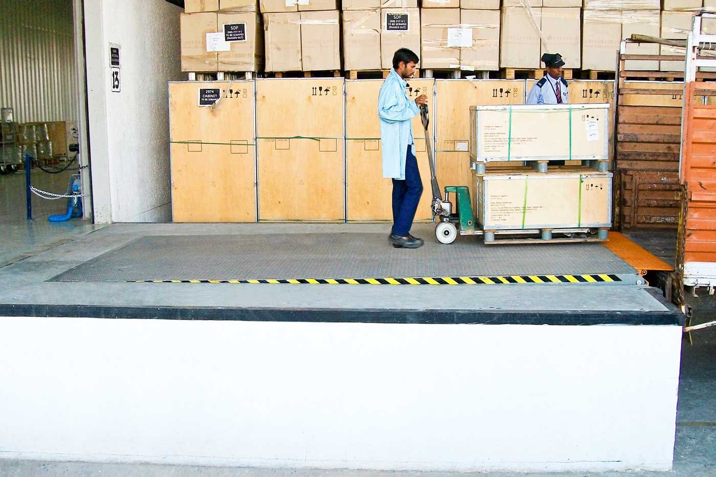 5 Benefits Of Adding A Loading Bay In Warehouse