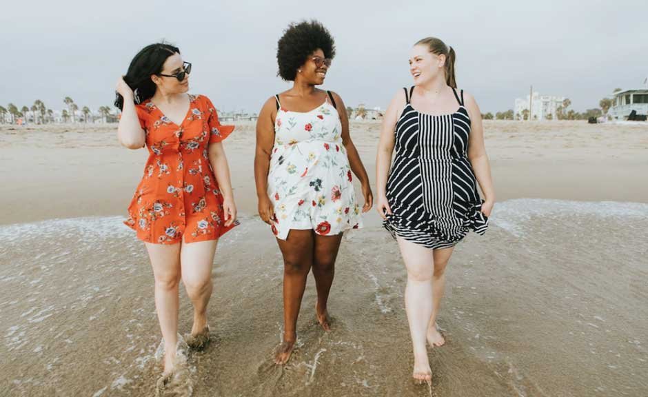5 Tips on Online Shopping for Curvy Women