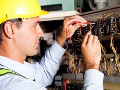 before-hiring-an-emergency-electrician