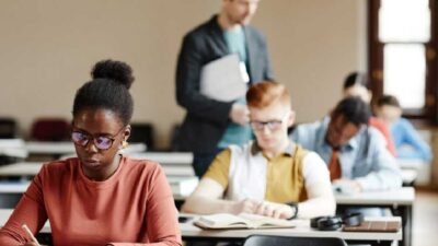 How Students Can Stay Organized Between Semesters