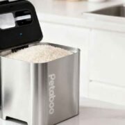 Traditional Rice Bins vs. Vacuum Storage Containers: Which One Truly Keeps Food Fresh